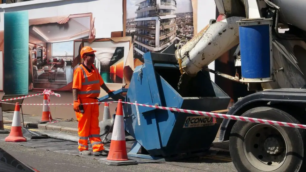 ile worków betonu gotowego na stopę kwadratową