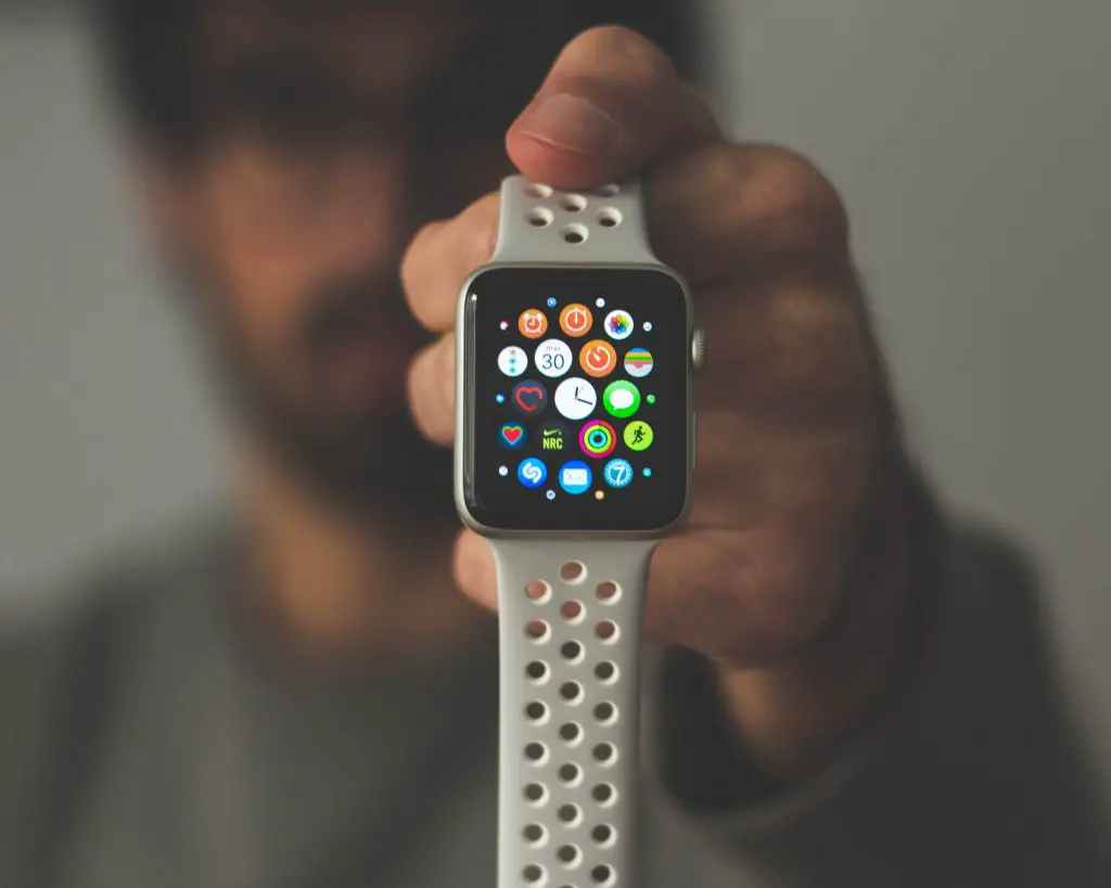 How to change Apple Watch Emergency SOS settings