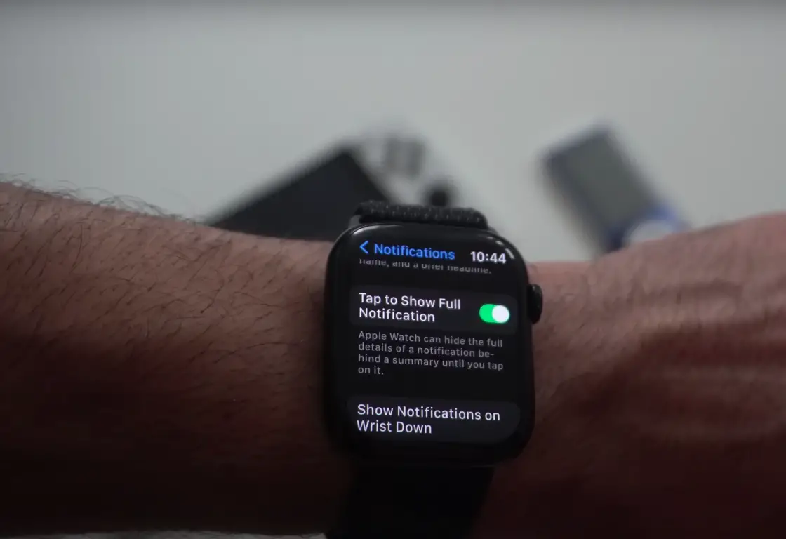 i don't get text notifications on my apple watch
